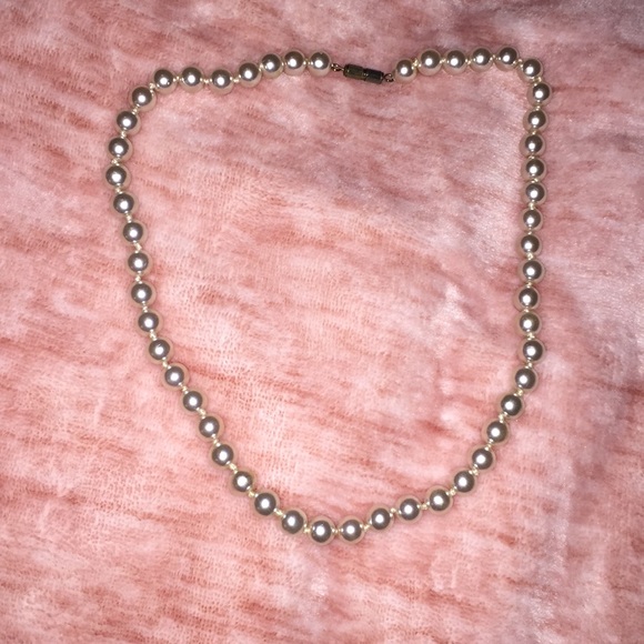 Pearl necklace - Picture 1 of 3